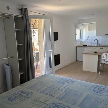 Chez Linat - En Rez De Jardin Au Calme Avec Vue Apartment